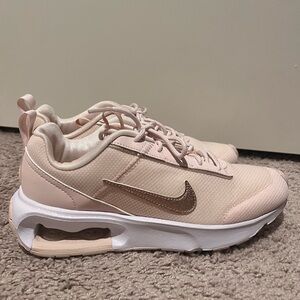 Nike Women's Pink Sneakers